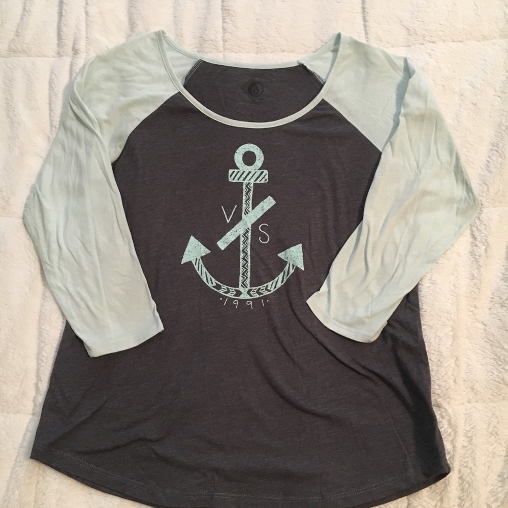Women’s Volcom Top